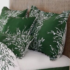 HOTEL 5th AVE PREMIUM BEDDING 100% MIRCO FIBER GREEN AND WHITE FOLIAGE (2) SHAMS